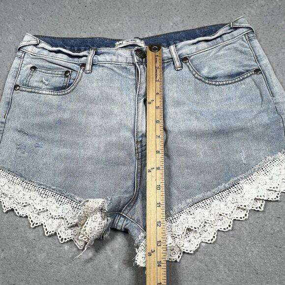Free People Shorts Womens 31 Blue Good Vibes Crochet Lace Distressed Denim Jean - Picture 7 of 12